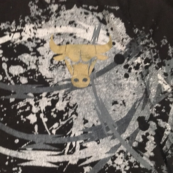 Adidas Chicago Bulls Graffiti Black Screen Print             T-Shirt size 2XL - Picture 7 of 11
